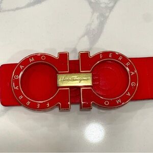 SALVATORE FERRAGAMO
Red Enamel Gancini Buckle Belt 38